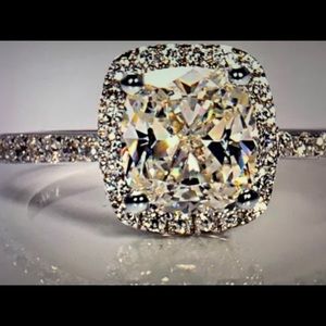 Beautiful ladies ring - NWOT